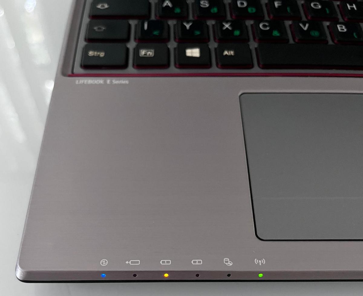 Fujitsu LIFEBOOK E754
